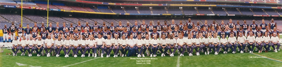 Denver Broncos Super Bowl XXXII World Champions panoramic team photo